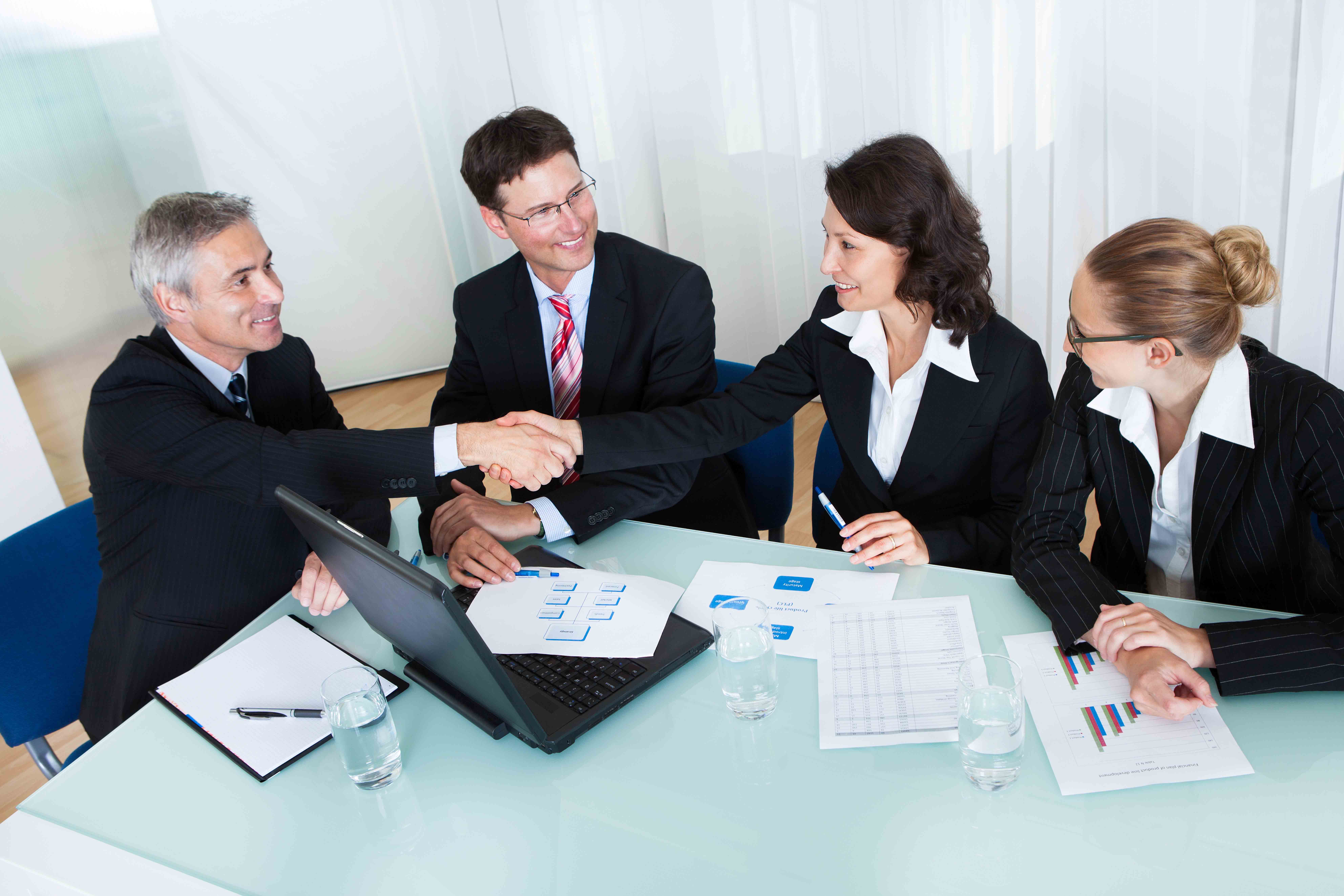 Деловая жизнь 7. Деловая жизнь 7. Бизнес изображения. Деловая жизнь 7. Прогулка с коллегами.