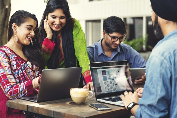 wageindicator_483380413